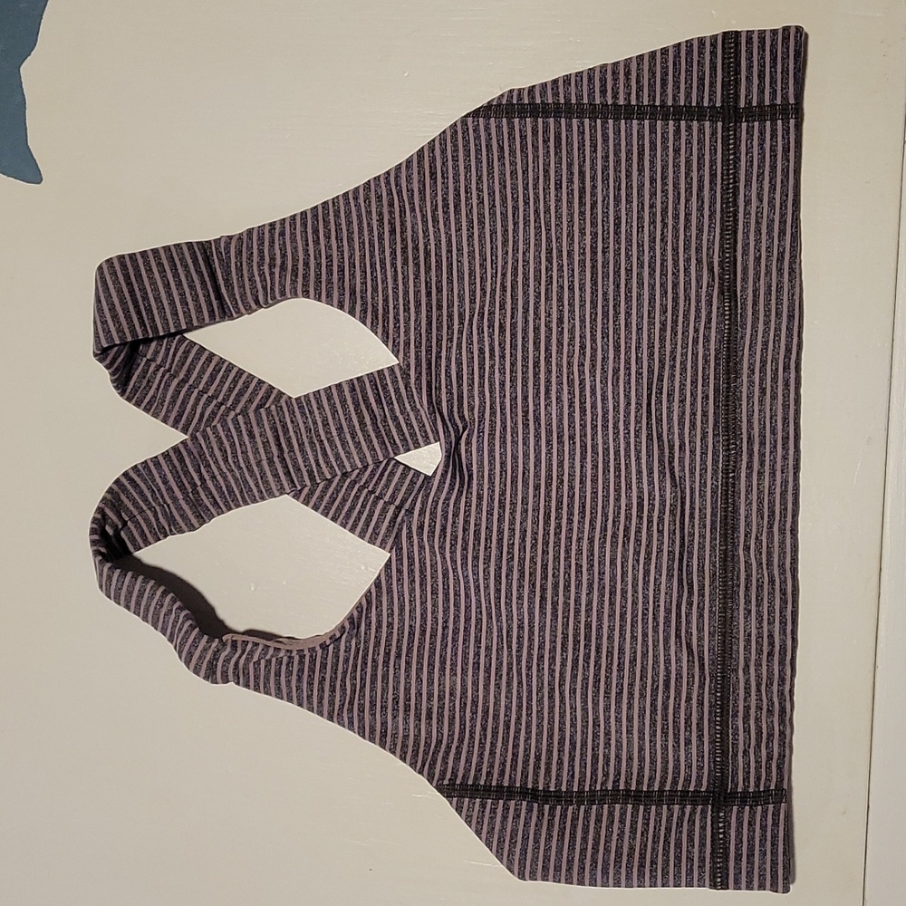 Lululemon sports bra